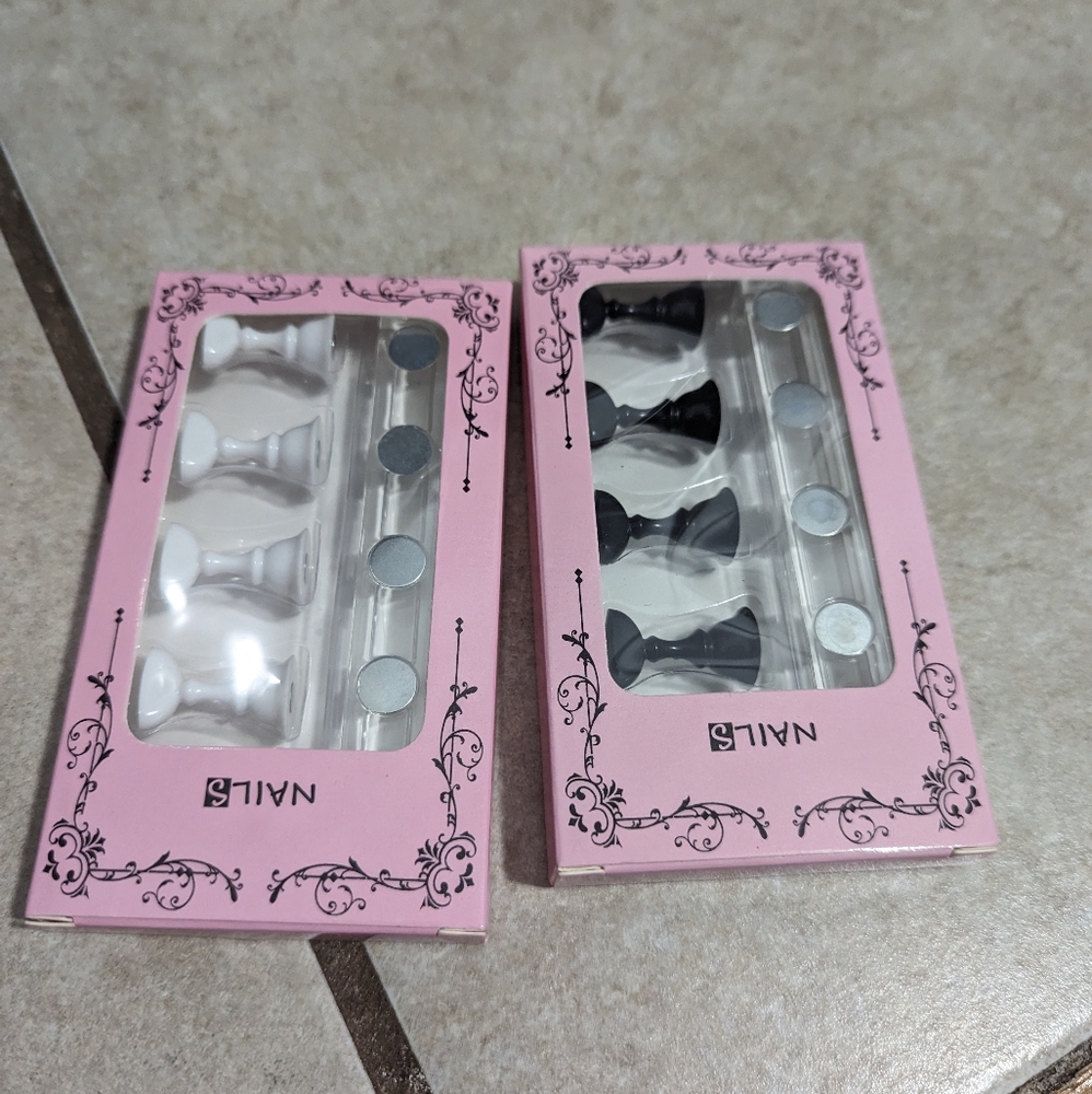 Nail accessories curve making model